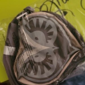 OOP Lesportsac HP Fantastic Beasts OWL heart-shaped crossbody small purse.